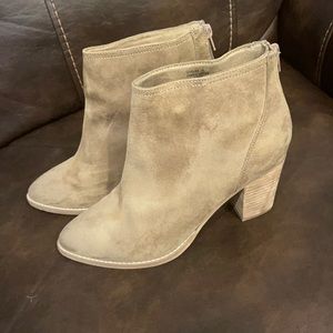 Suede tan booties